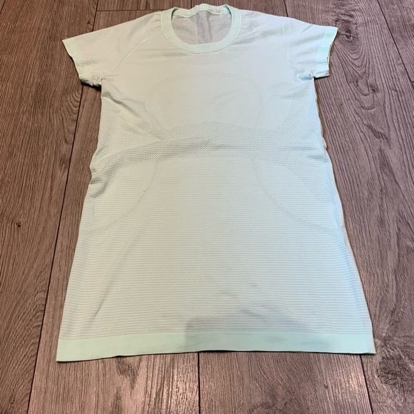 Lululemon Swiftly Tech short sleeve Mint Moment 6 - Picture 2 of 4